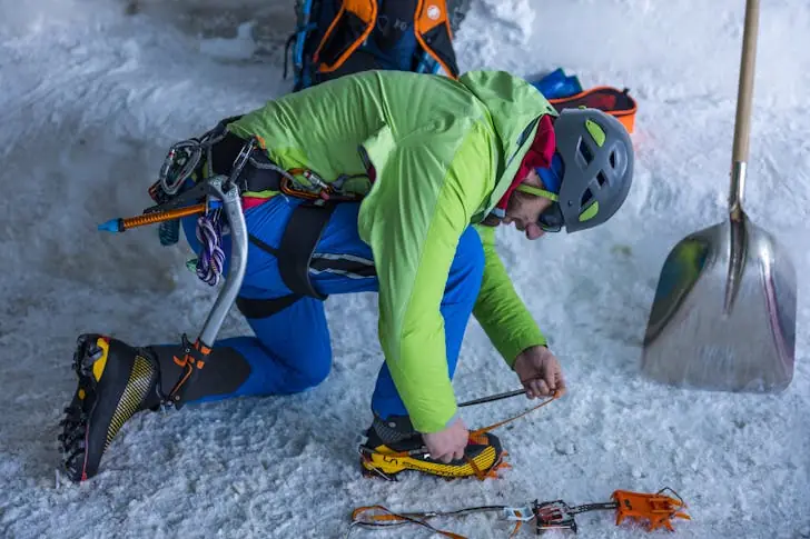 Stay safe and warm with this winter hiking guide.