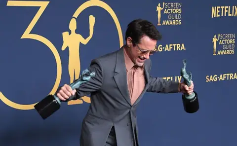 8 Hilarious Moments You Missed at the SAG Awards